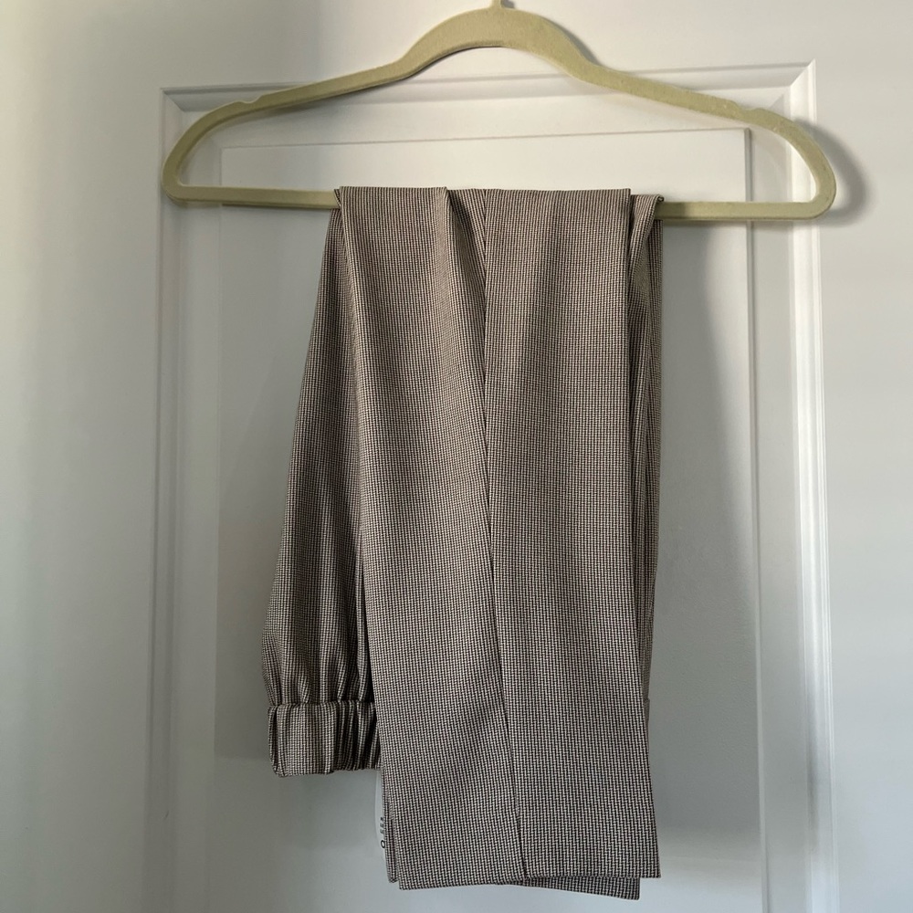 Aritzia Babaton pants